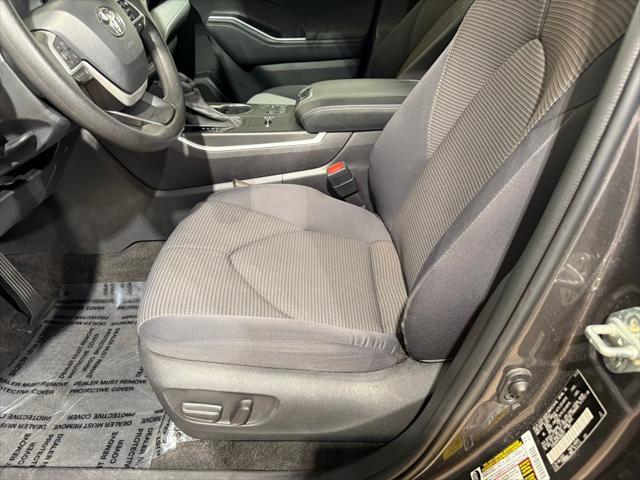 used 2023 Toyota Highlander car, priced at $33,992