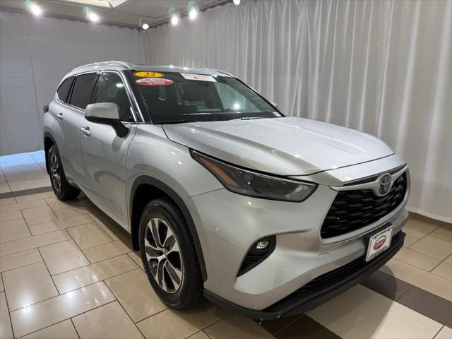 used 2022 Toyota Highlander car, priced at $36,982