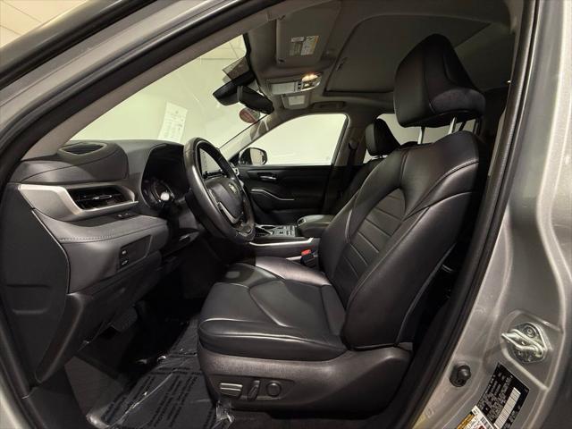 used 2022 Toyota Highlander car, priced at $36,982