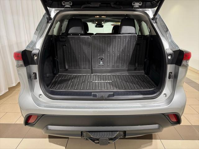 used 2022 Toyota Highlander car, priced at $36,982
