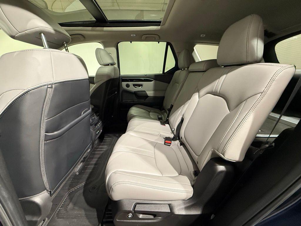 used 2023 Honda Pilot car, priced at $40,618