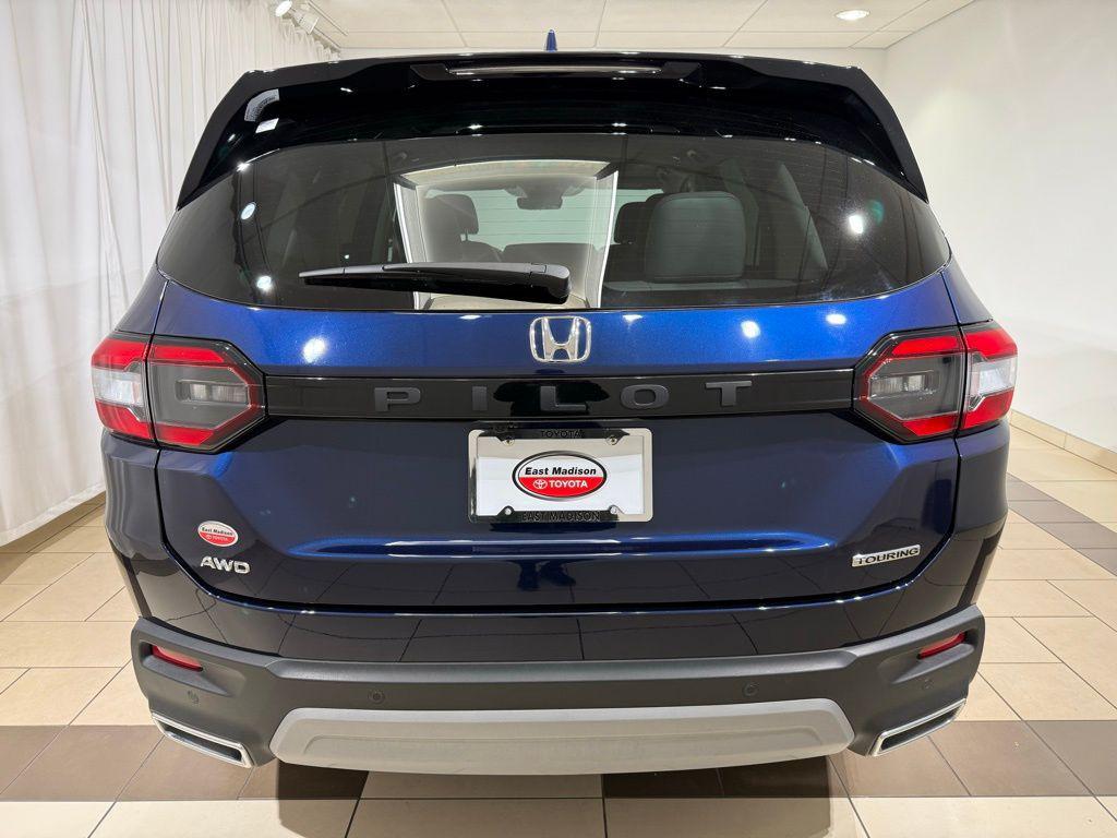 used 2023 Honda Pilot car, priced at $40,618