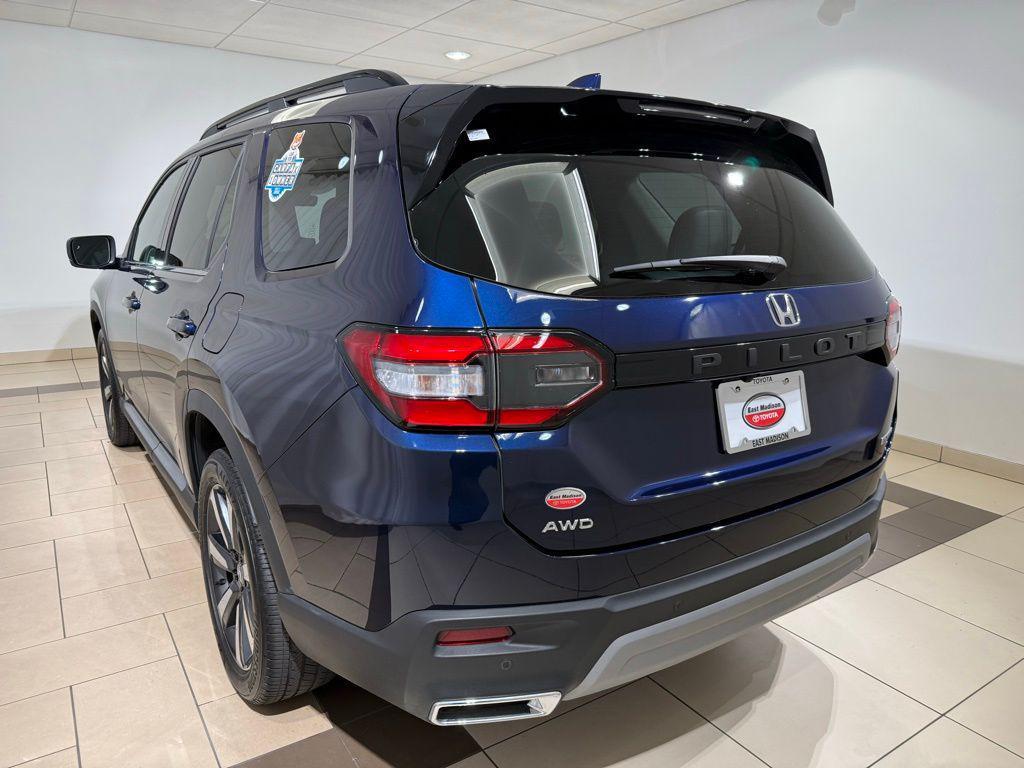 used 2023 Honda Pilot car, priced at $40,618
