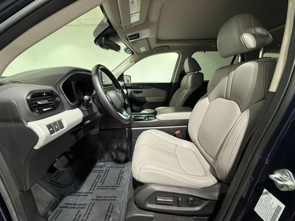 used 2023 Honda Pilot car, priced at $40,618