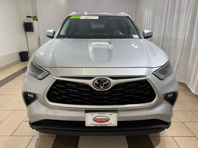 used 2022 Toyota Highlander car, priced at $38,994