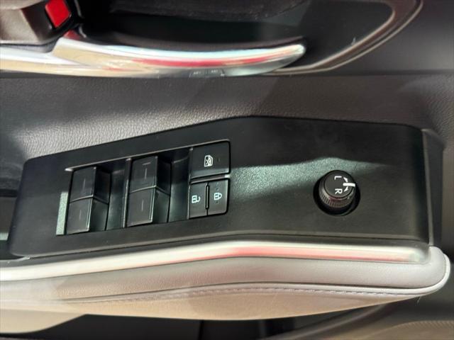 used 2022 Toyota Highlander car, priced at $38,994