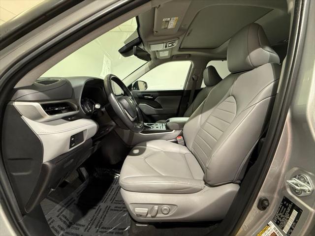 used 2022 Toyota Highlander car, priced at $38,994