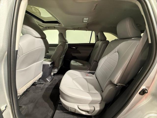 used 2022 Toyota Highlander car, priced at $38,994