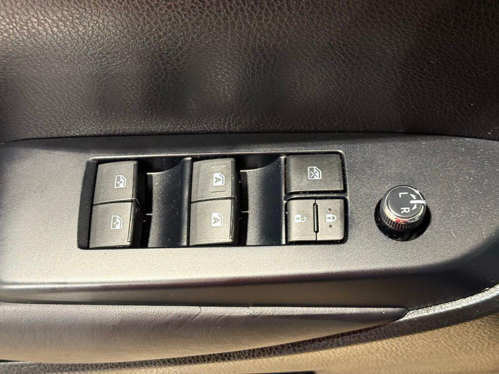 used 2019 Toyota Highlander car, priced at $20,813