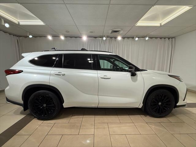 used 2023 Toyota Highlander car, priced at $42,992