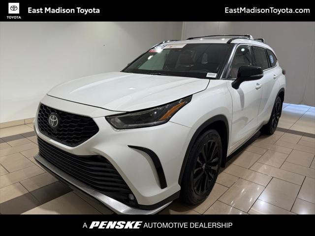 used 2023 Toyota Highlander car, priced at $42,992