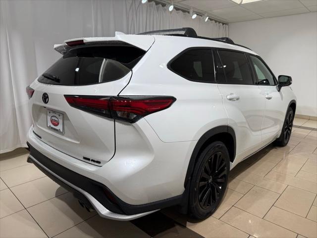used 2023 Toyota Highlander car, priced at $42,992