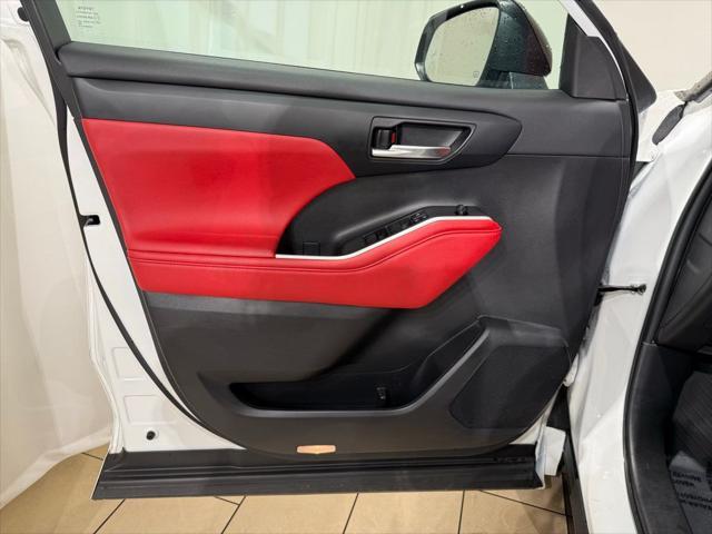 used 2023 Toyota Highlander car, priced at $42,992