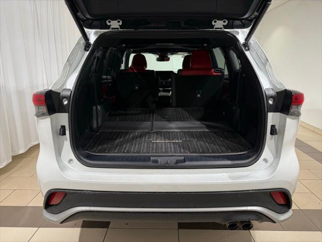 used 2023 Toyota Highlander car, priced at $42,992
