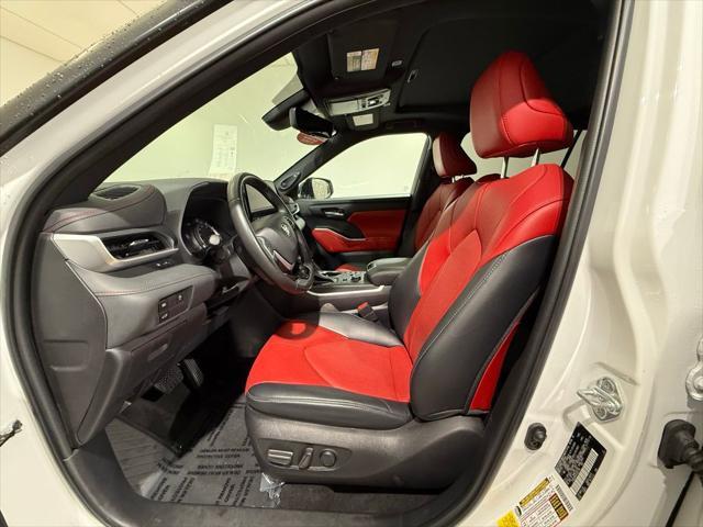 used 2023 Toyota Highlander car, priced at $42,992