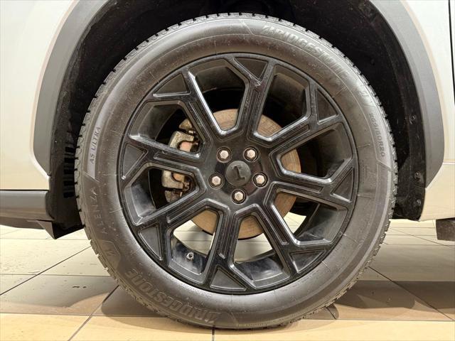 used 2022 Toyota Highlander car, priced at $31,982