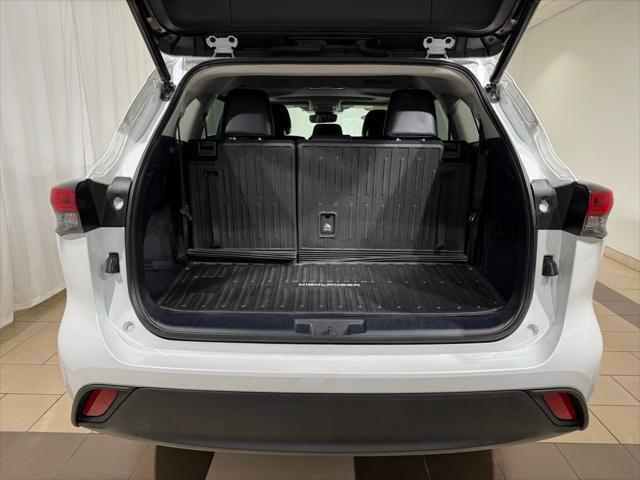 used 2022 Toyota Highlander Hybrid car, priced at $46,413