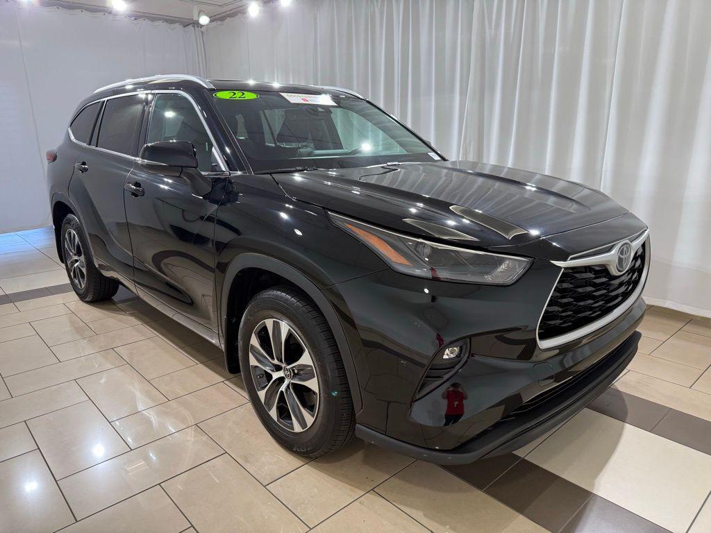 used 2022 Toyota Highlander car, priced at $43,592
