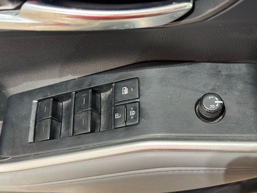 used 2022 Toyota Highlander car, priced at $38,732