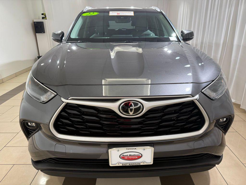 used 2022 Toyota Highlander car, priced at $38,732