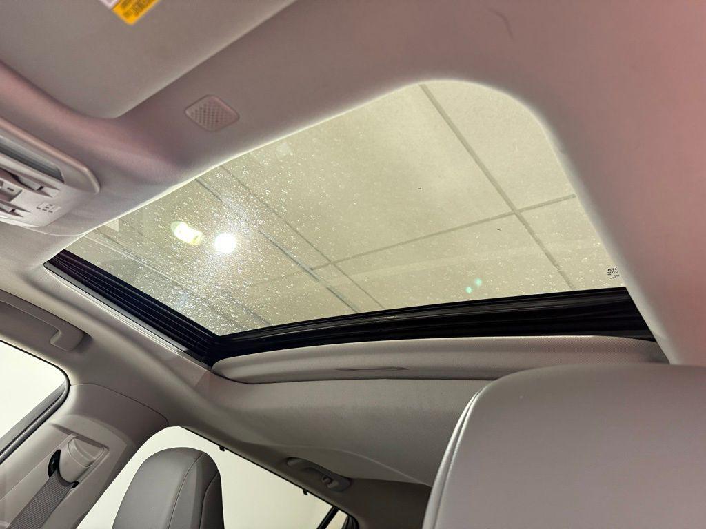 used 2022 Toyota Highlander car, priced at $38,732