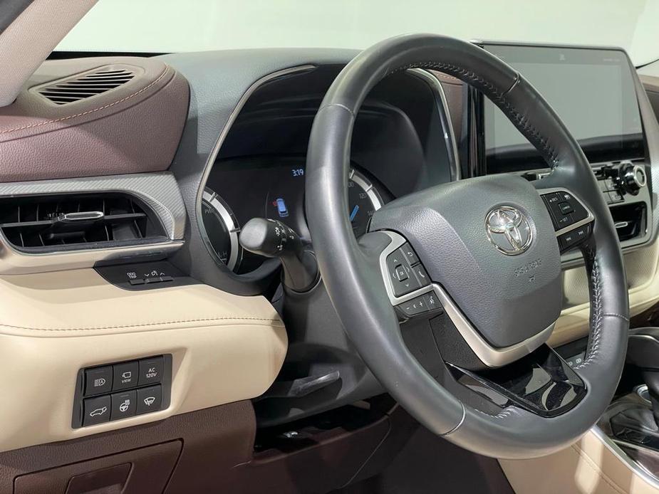 used 2022 Toyota Highlander Hybrid car, priced at $48,992