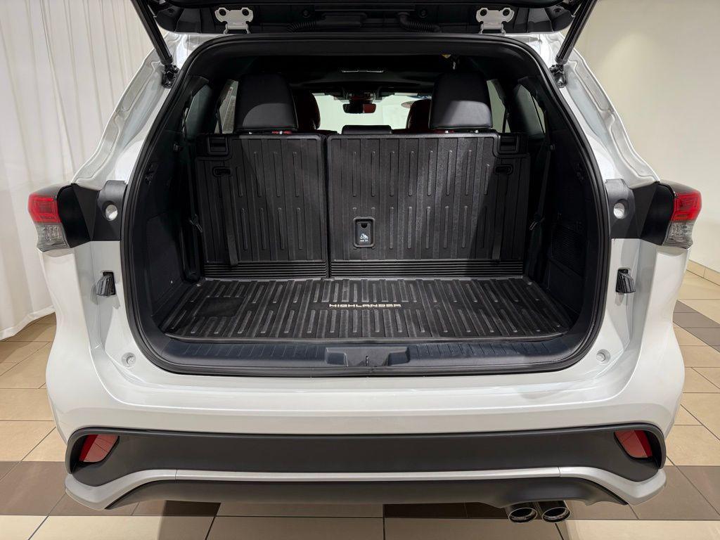 used 2023 Toyota Highlander car, priced at $42,982