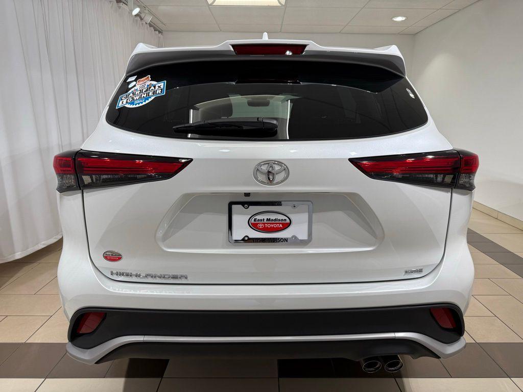 used 2023 Toyota Highlander car, priced at $42,982