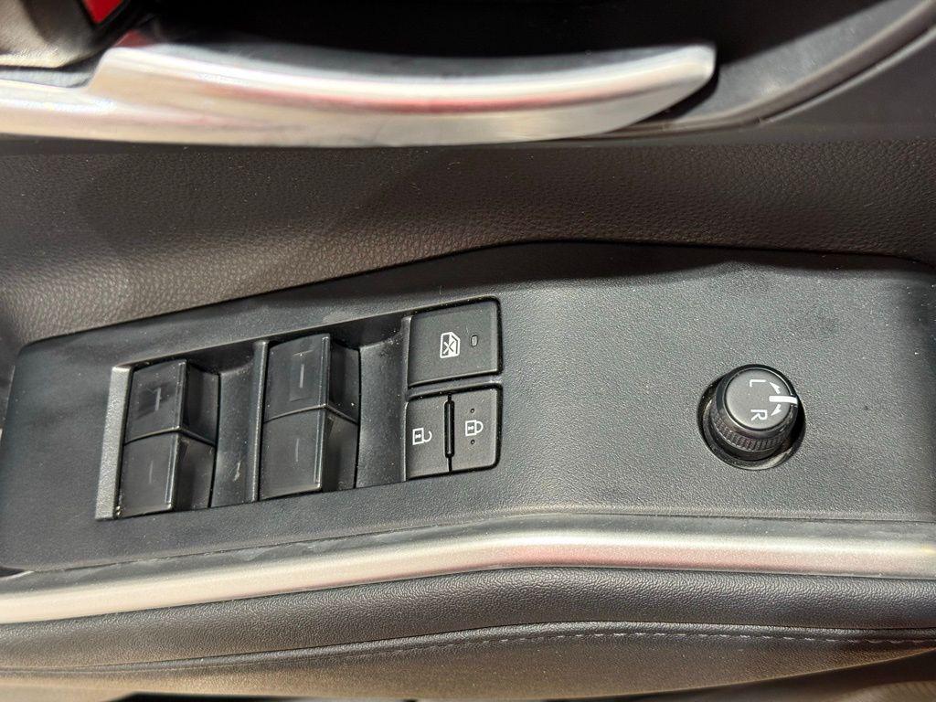 used 2023 Toyota Highlander car, priced at $37,713