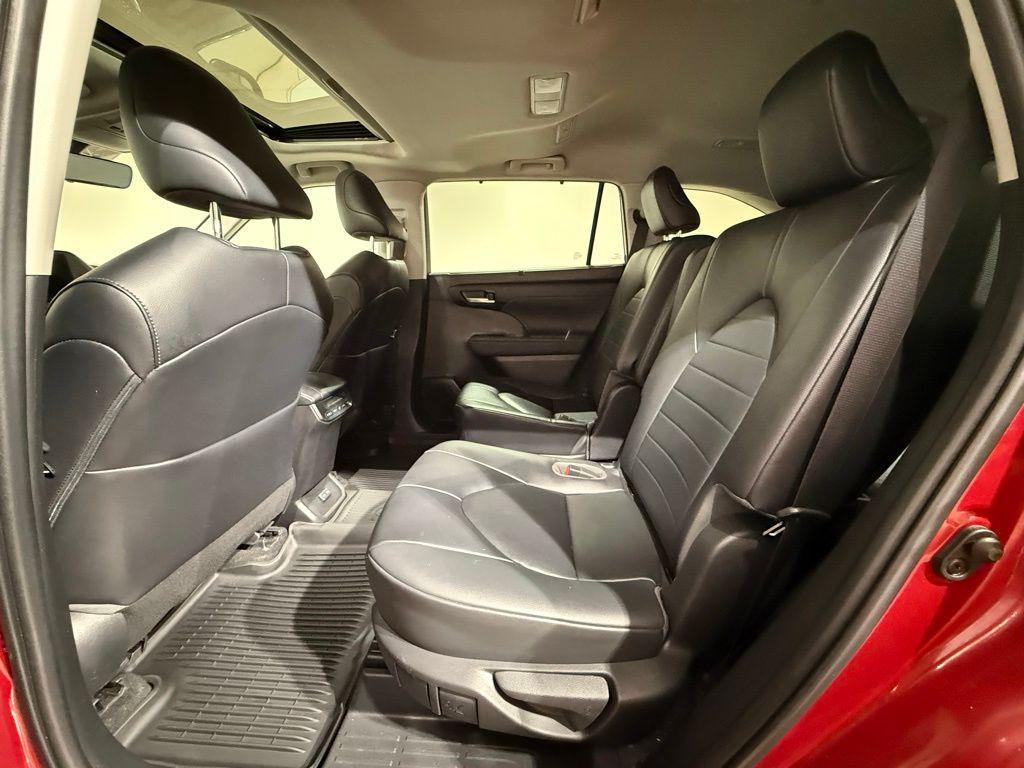 used 2023 Toyota Highlander car, priced at $37,713