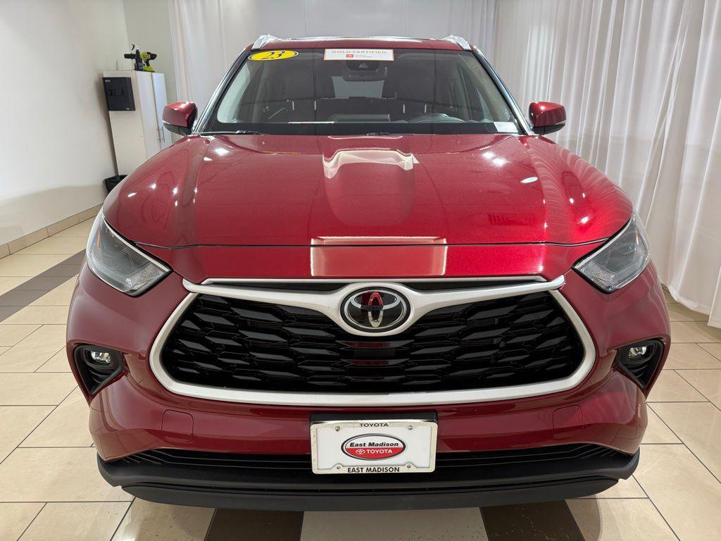 used 2023 Toyota Highlander car, priced at $37,713