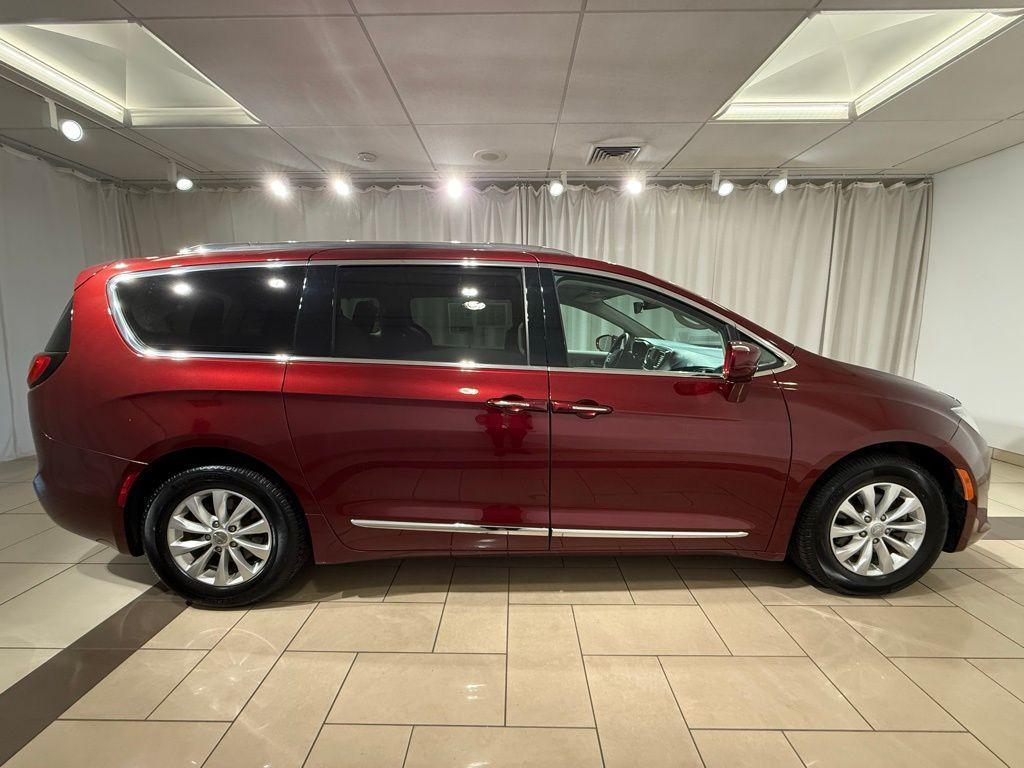 used 2018 Chrysler Pacifica car, priced at $14,704