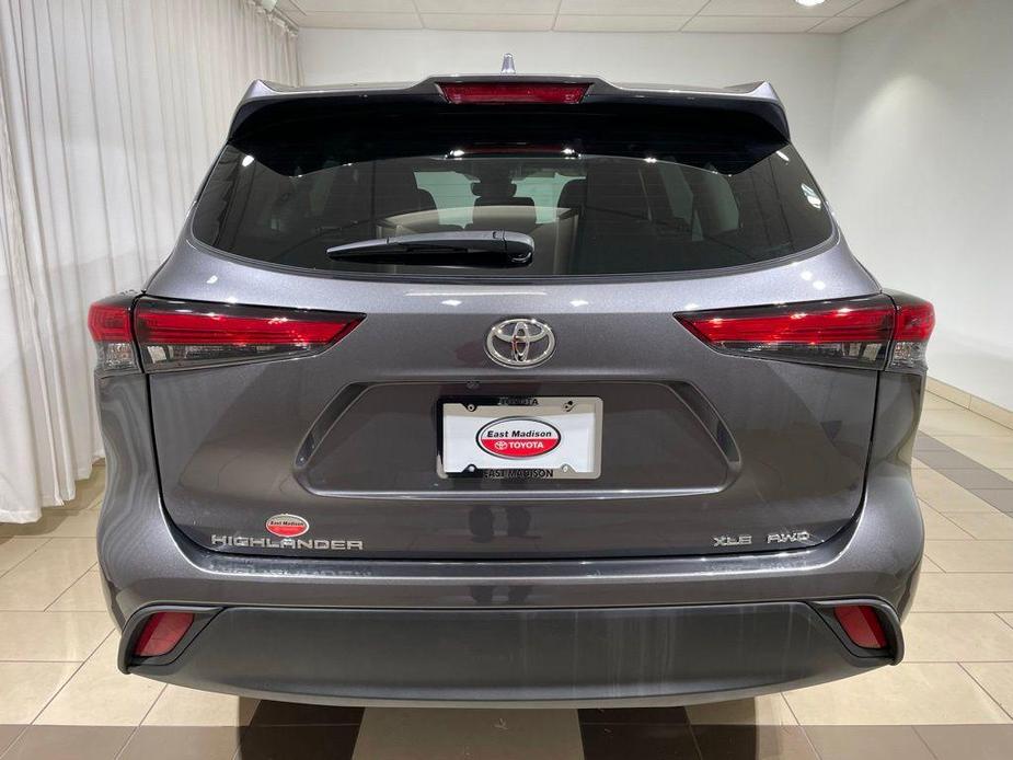 used 2021 Toyota Highlander car, priced at $38,932