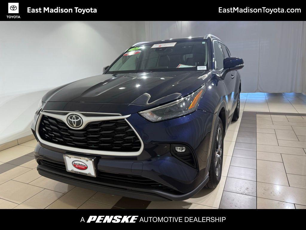 used 2022 Toyota Highlander car, priced at $32,333