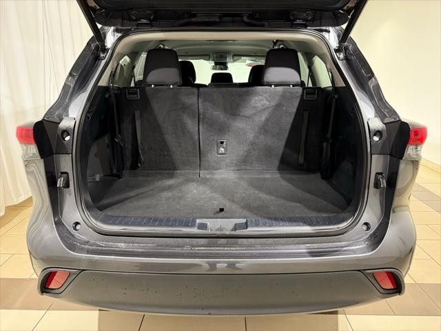 used 2023 Toyota Highlander car, priced at $33,403