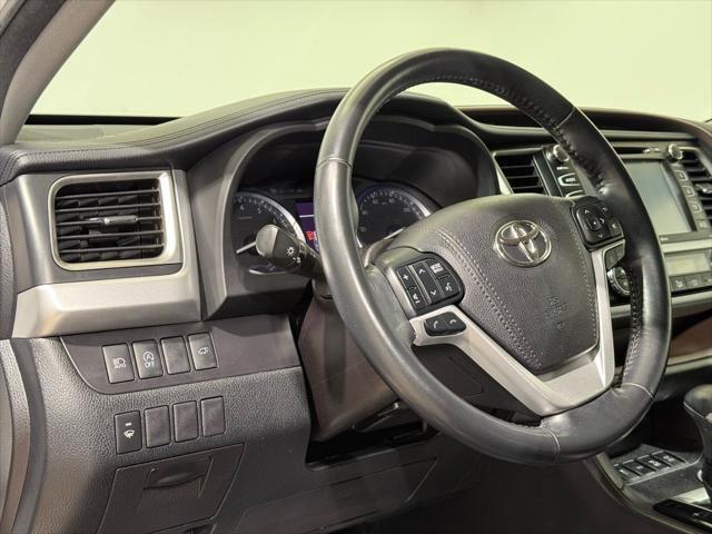 used 2018 Toyota Highlander car, priced at $22,803