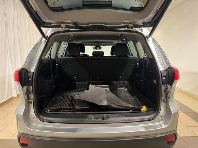 used 2019 Toyota Highlander car, priced at $26,403