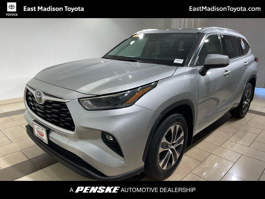 used 2021 Toyota Highlander car, priced at $38,703