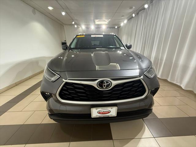 used 2022 Toyota Highlander car, priced at $36,713
