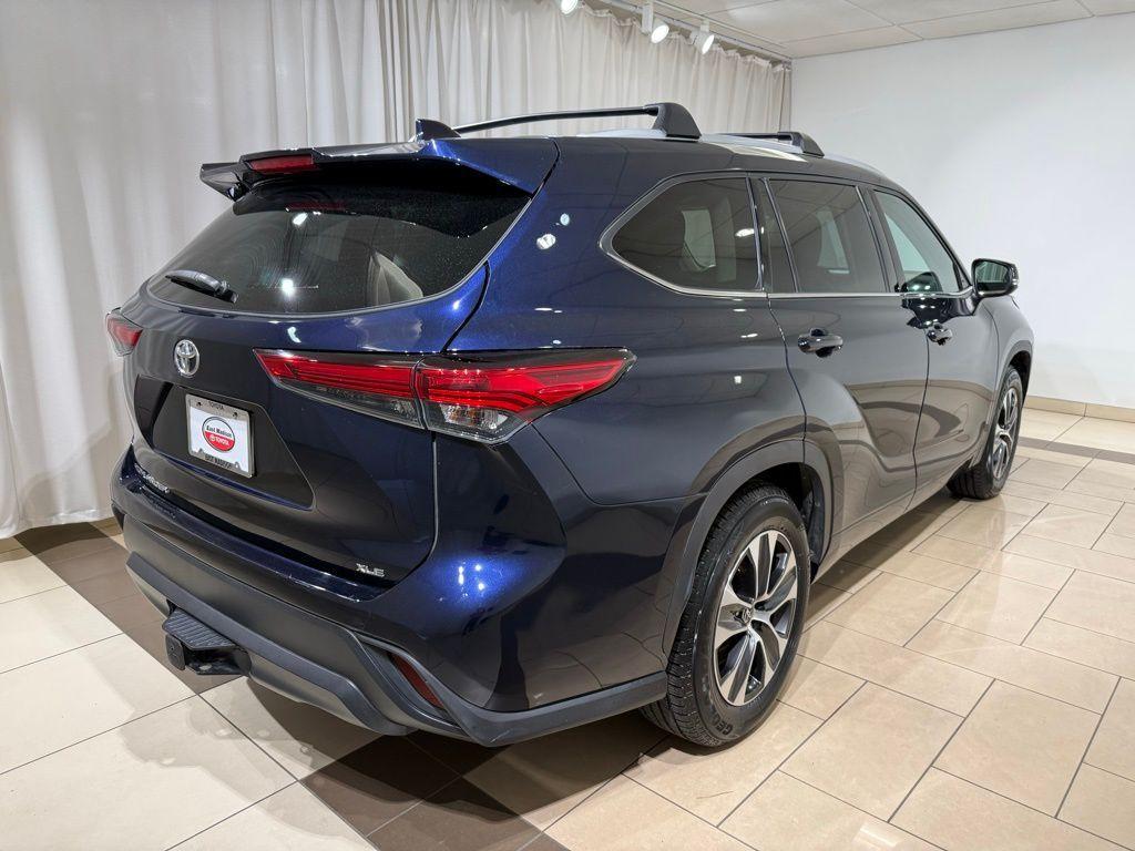 used 2022 Toyota Highlander car, priced at $32,604