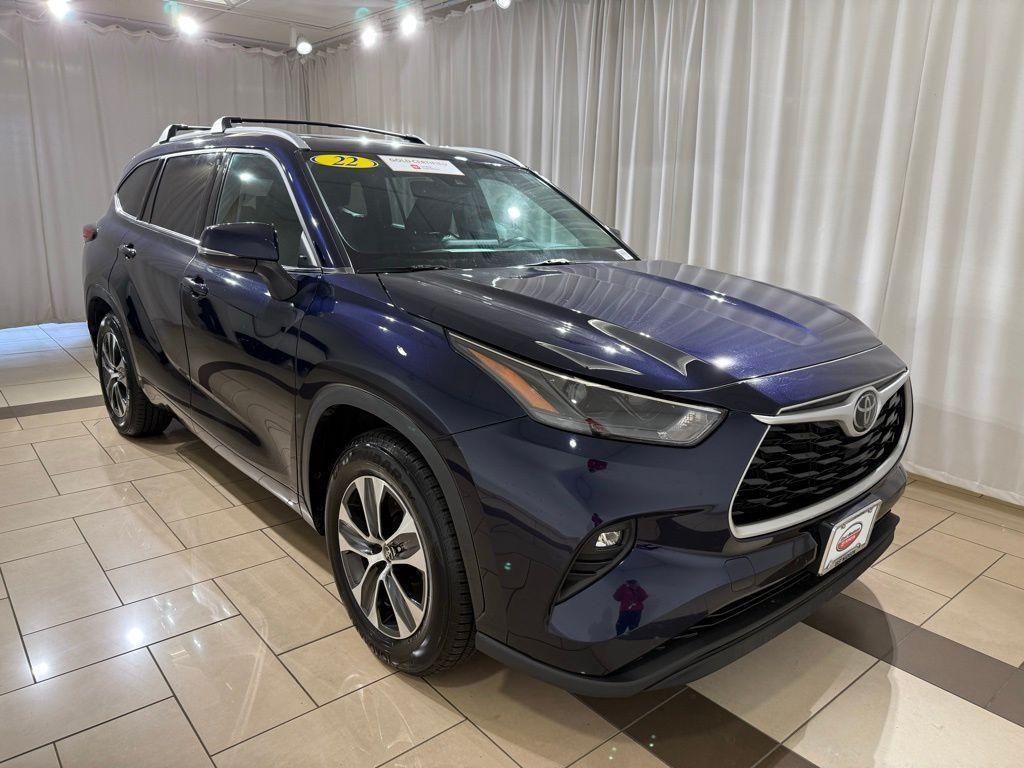 used 2022 Toyota Highlander car, priced at $32,604