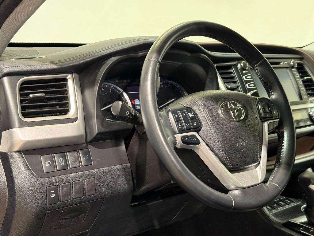 used 2018 Toyota Highlander car, priced at $27,882