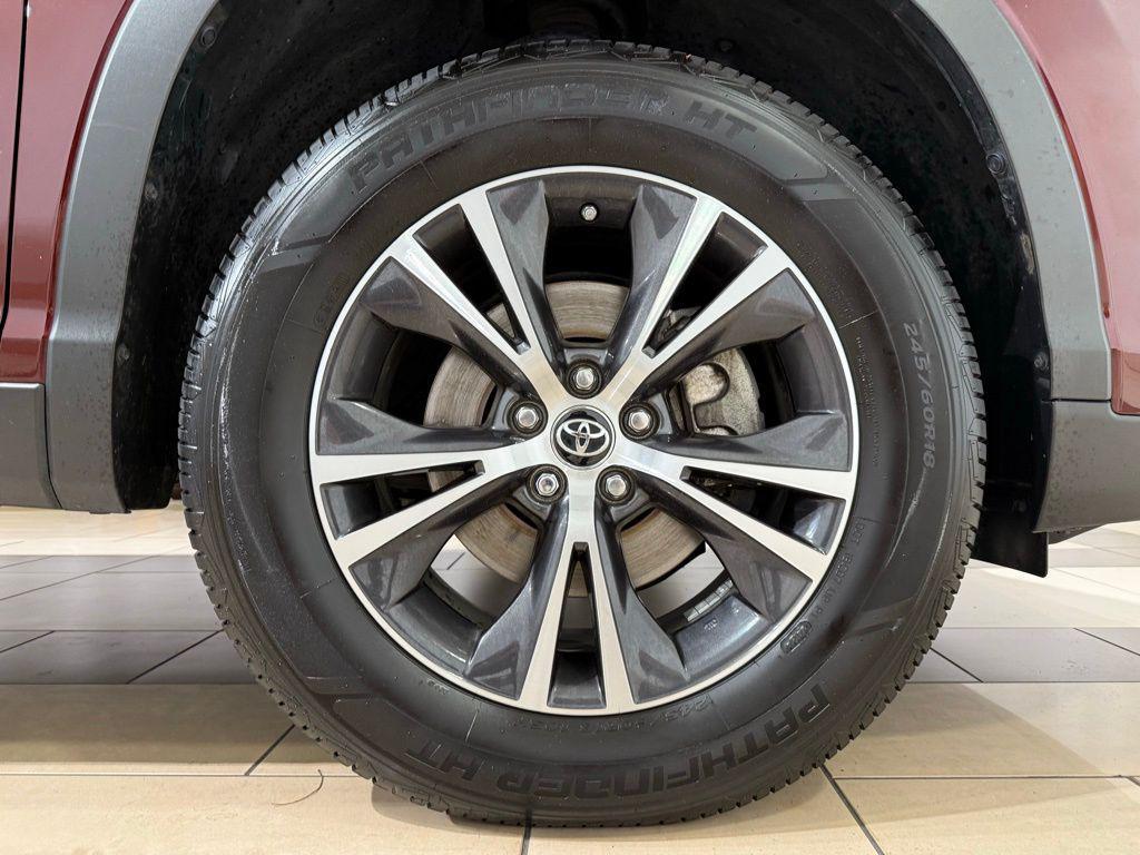 used 2019 Toyota Highlander car, priced at $25,992