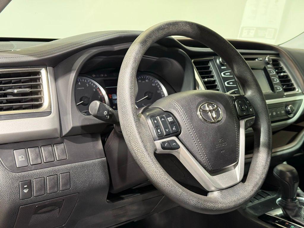 used 2019 Toyota Highlander car, priced at $25,992
