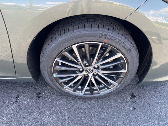 new 2025 Lexus ES 350 car, priced at $47,515