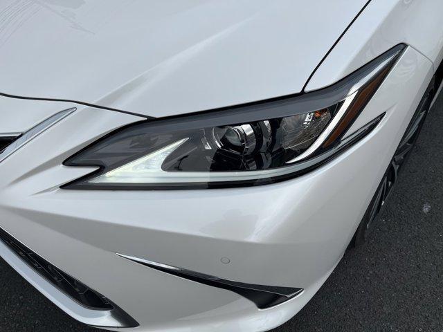 new 2025 Lexus ES 350 car, priced at $49,844