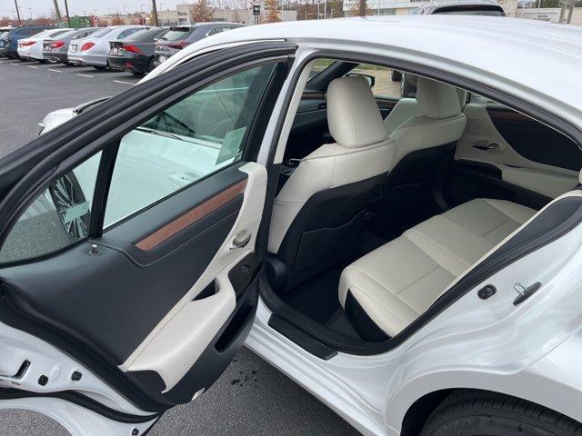 new 2025 Lexus ES 350 car, priced at $49,844