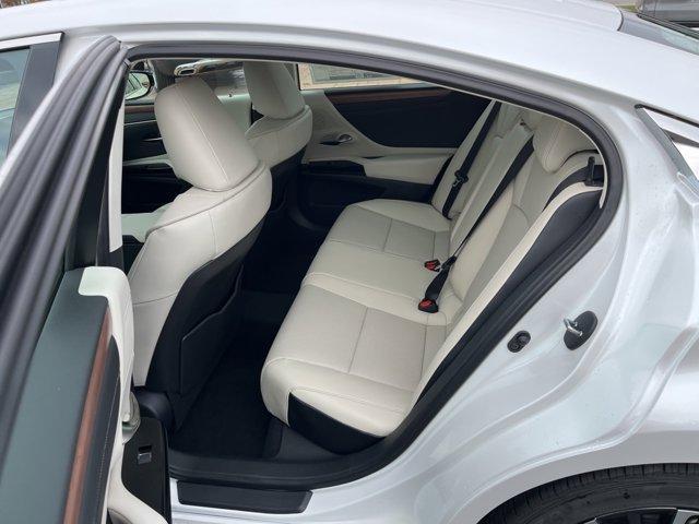 new 2025 Lexus ES 350 car, priced at $49,844