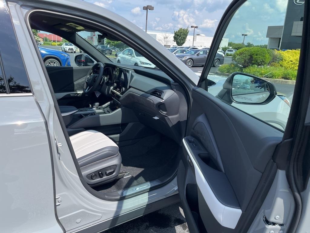 new 2025 Lexus TX 500h car