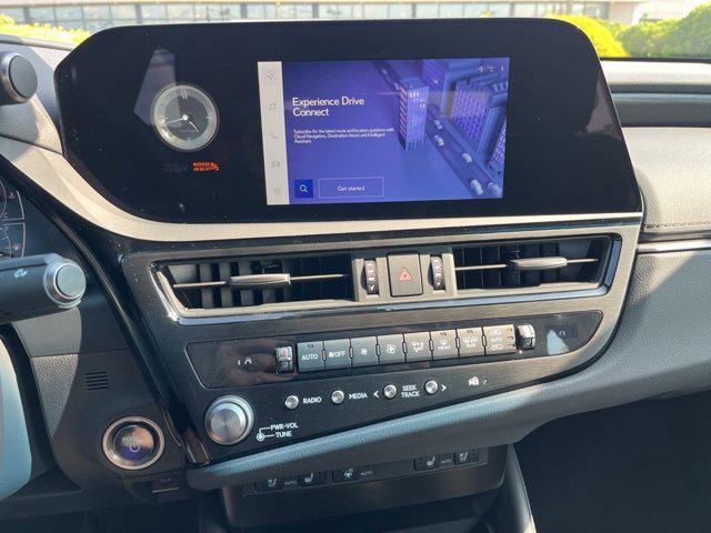 new 2025 Lexus ES 300h car, priced at $49,165